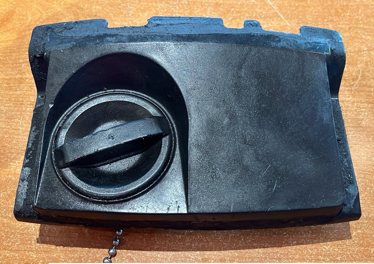 USED 812988 Mercury Mariner Oil Cap Insert Cover 30Jet 40hp 4 Cyl.