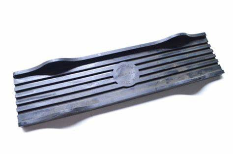 86418 Tie Down Hull Saver Pad Keel 3.5" x 15" Black