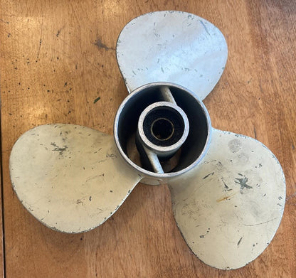USED 48-33482-9 Mercury Mariner 9 7/8 x 9P 3 Blade Aluminum Propeller