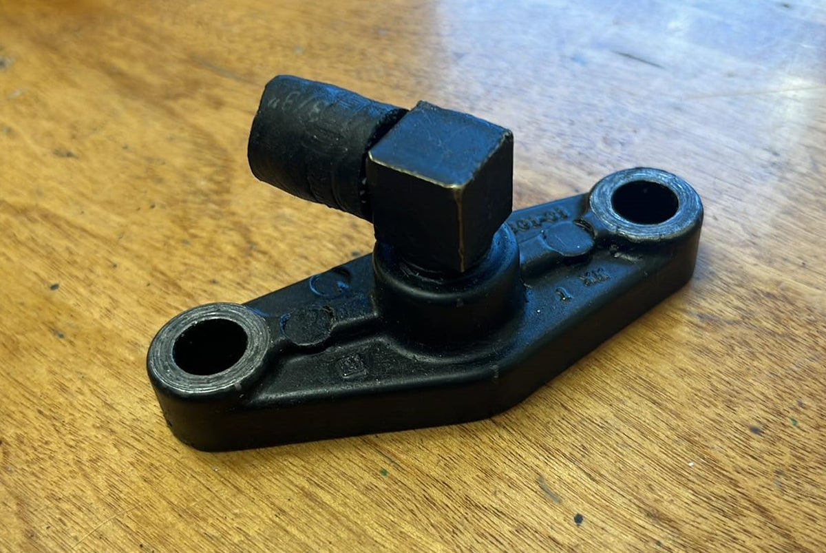 USED 19801-C1 Mercury Thermostat Housing Cover 198012 225-300hp