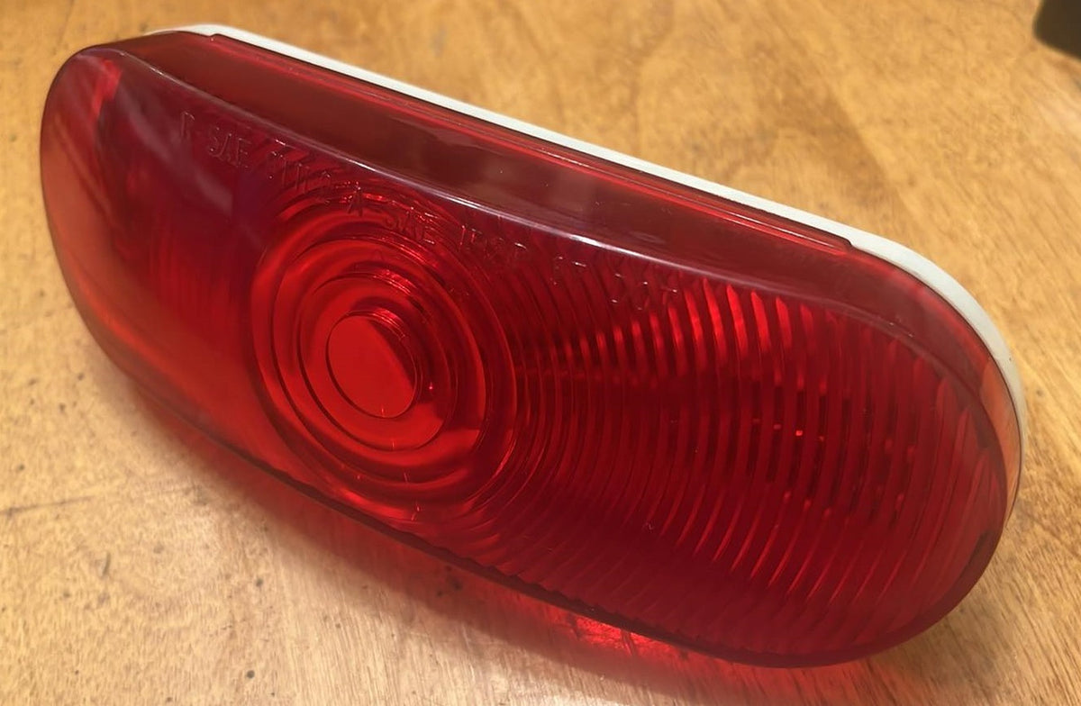 USED R-SAE STIP2 A-SAE IP2P 97 DOT Trailer Red Submersible Tail Light