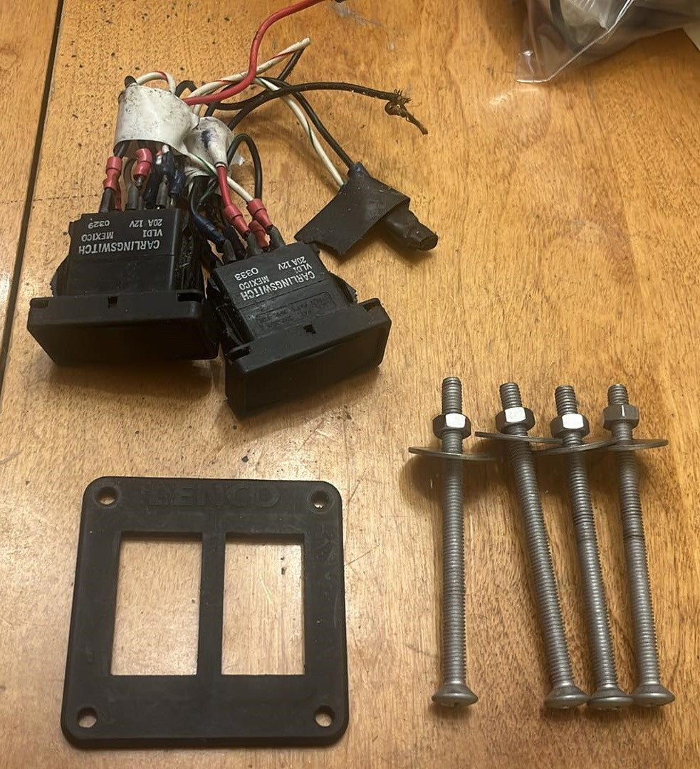 USED 5105059 Lenco Outboard Marine Carling Double Rocket Switch Kit
